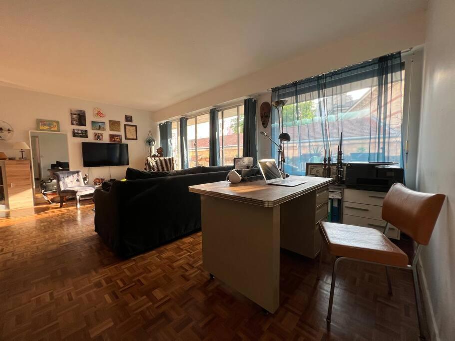 Grand Appartement Avec Balcon Et Parking Gratuit Sur Place Paris Ngoại thất bức ảnh